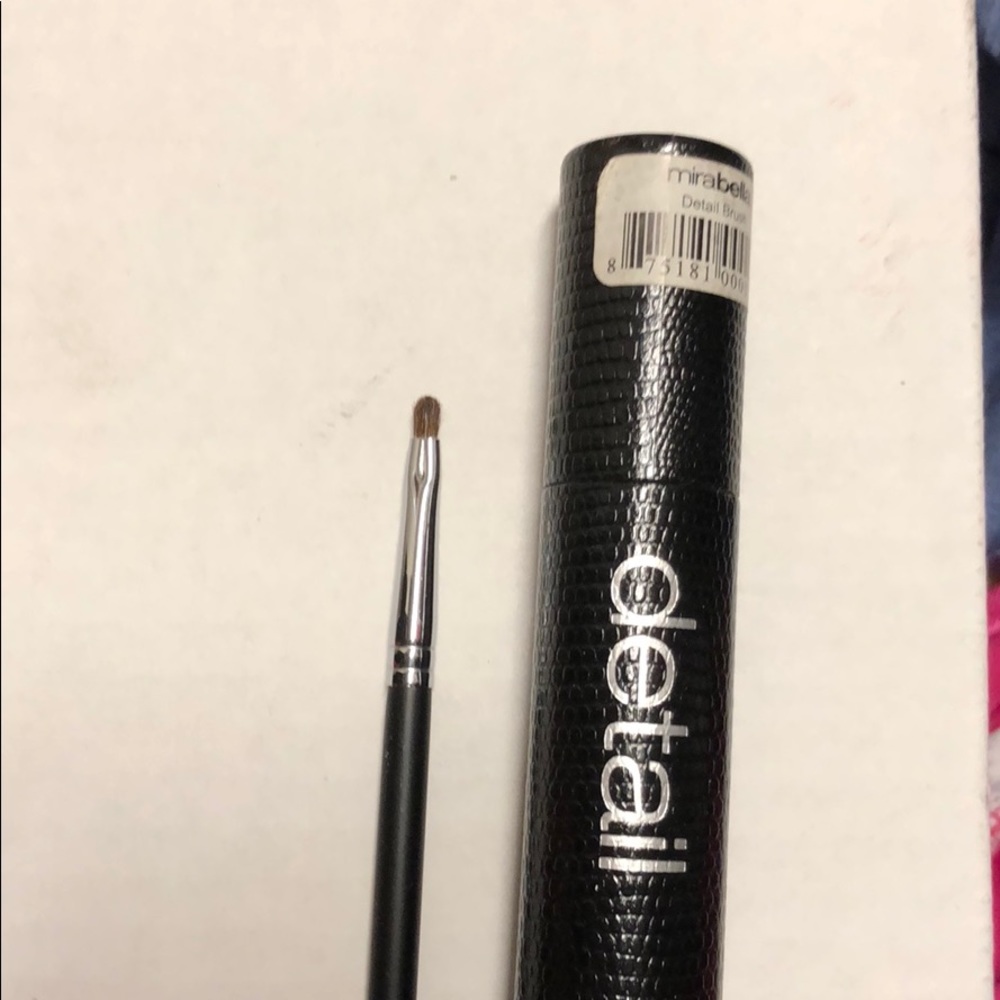 Mirabella Detail Brush
